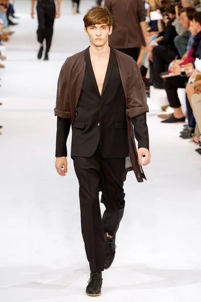 Look 12